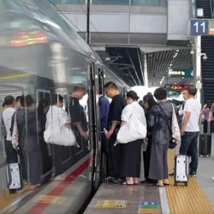广铁新增停运10趟普速列车，赣深高铁等线路部分列车晚点