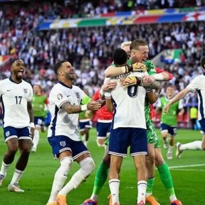 欧洲杯四强出炉！英格兰涉险过关，荷兰逆转取胜