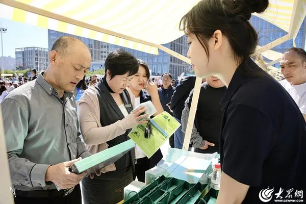 青岛西海岸新区全国第二批农村综合性改革试点试验成果闪耀西海岸新区丰收节现场