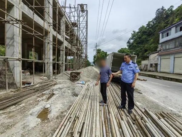 万州警方4小时破获工地建材盗窃案