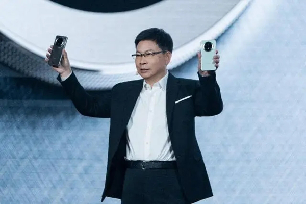 HUAWEI Mate70系列发布，号称“史上最强大的Mate”