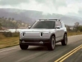 Rivian 挑战特斯拉：目标 2026 年实现“无需注视”自动驾驶