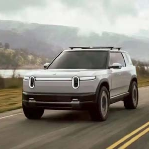 Rivian 挑战特斯拉：目标 2026 年实现“无需注视”自动驾驶