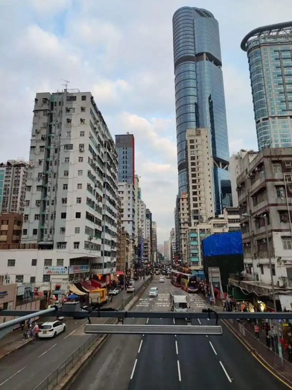 香港甲级写字楼空置率上升，新财年商业用地供应按下“暂停键”